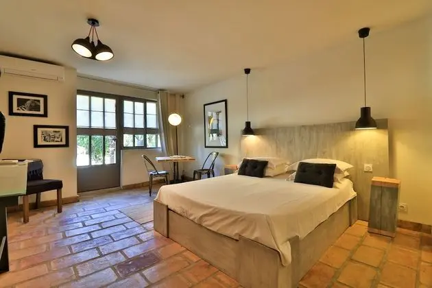 Tek Büyük Yataklı Oda, Zemin Kat