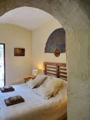 Tek Büyük Yataklı Oda (Chambre des pierres)