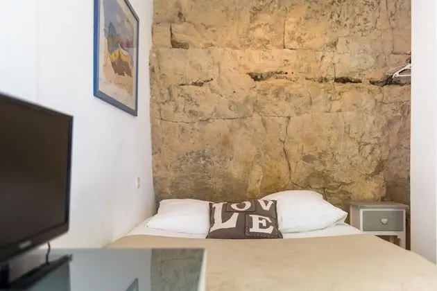 Standard Tek Büyük Yataklı Oda, Banyolu/Duşlu (Chambre Roches)