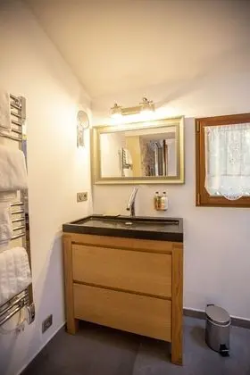 Deluxe Oda, 1 En Büyük (King) Boy Yatak, Özel Banyo, Avlu Manzaralı