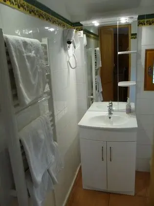 Standard Tek Büyük veya İki Ayrı Yataklı Oda (Chambre Lavande)