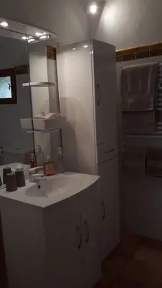 Standard Tek Büyük Yataklı Oda, Banyolu/Duşlu (Chambre Cigale)