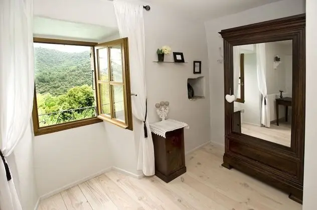 Comfort Tek Büyük Yataklı Oda (Retro)