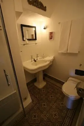 Comfort Tek Büyük Yataklı Oda (Retro)