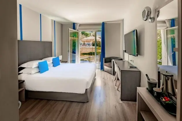 Tek Büyük veya İki Ayrı Yataklı Oda, Teras (Adult Only)
