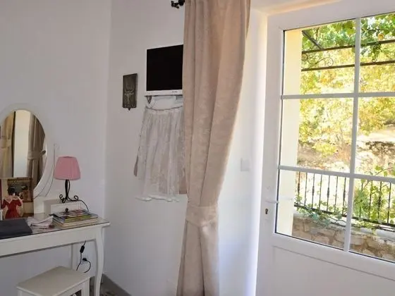 Tek Büyük Yataklı Oda (Camargue)