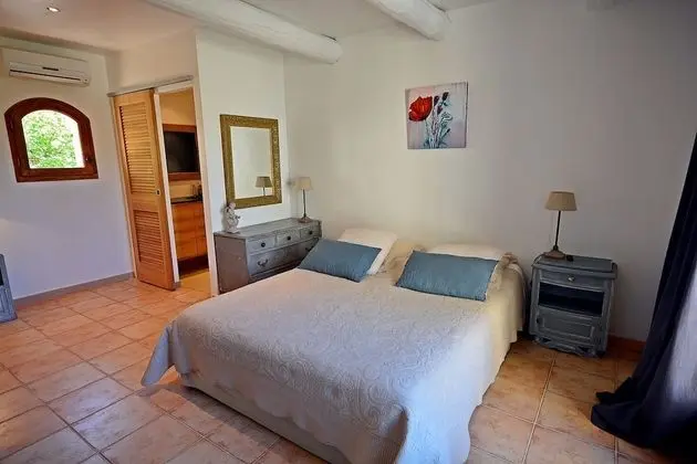 Comfort Tek Büyük Yataklı Oda, 1 Büyük (Queen) Boy Yatak, Özel Banyo, Havuz Manzaralı (Lacoste)