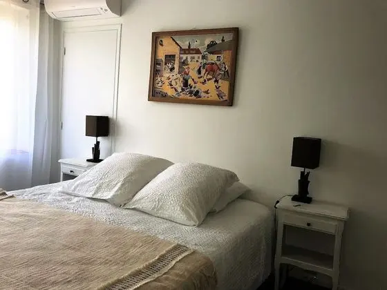 Tek Büyük Yataklı Oda, Havuz Manzaralı (Mont Serein)