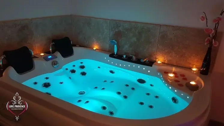 Romantic Tek Büyük Yataklı Oda, Jakuzi