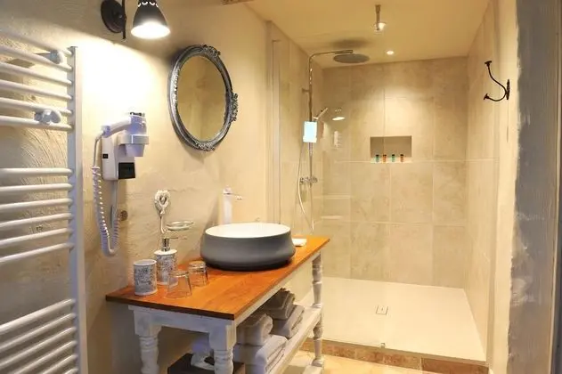 Tek Büyük veya İki Ayrı Yataklı Oda, Özel Banyo