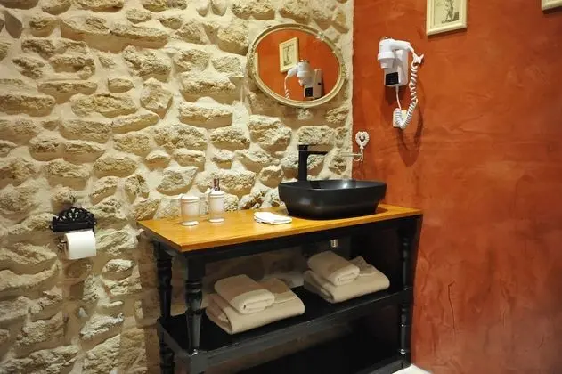 Tek Büyük Yataklı Oda, Özel Banyo, Bahçe Manzaralı