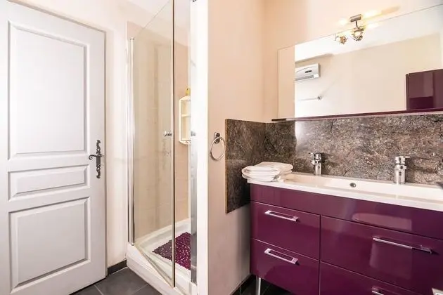 Deluxe Apart Daire, Banyolu/Duşlu