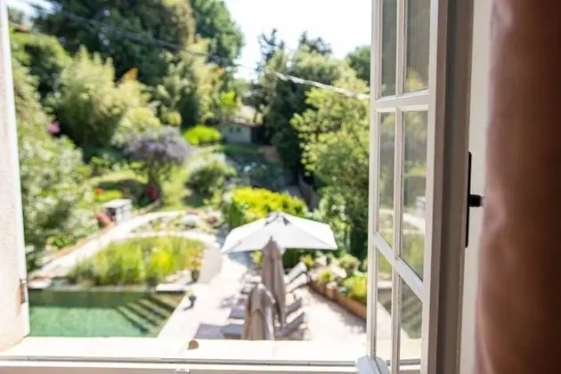 Comfort Tek Büyük Yataklı Oda, 1 Büyük (Queen) Boy Yatak, Sigara İçilmez (Chambre Iris)