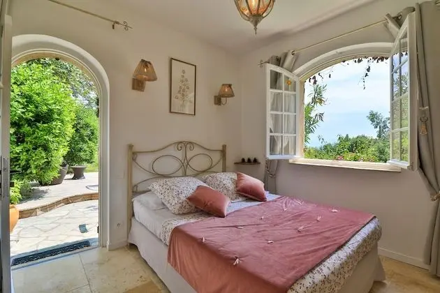 Comfort Tek Büyük Yataklı Oda, 1 Çift Kişilik Yatak, Sigara İçilmez, Deniz Manzaralı (Chambre Rose)