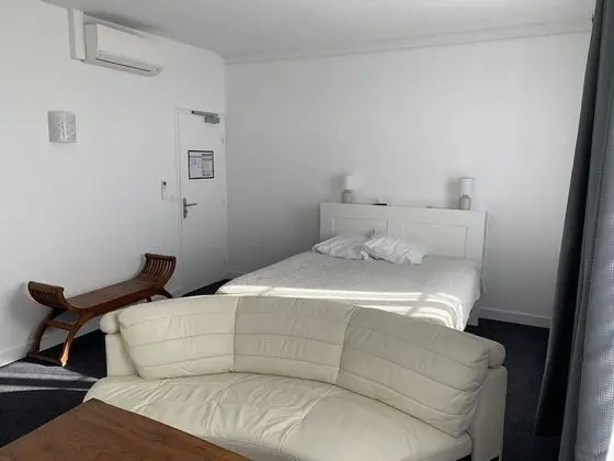 Tek Büyük Yataklı Oda, 1 Çift Kişilik Yatak, Havuz Manzaralı