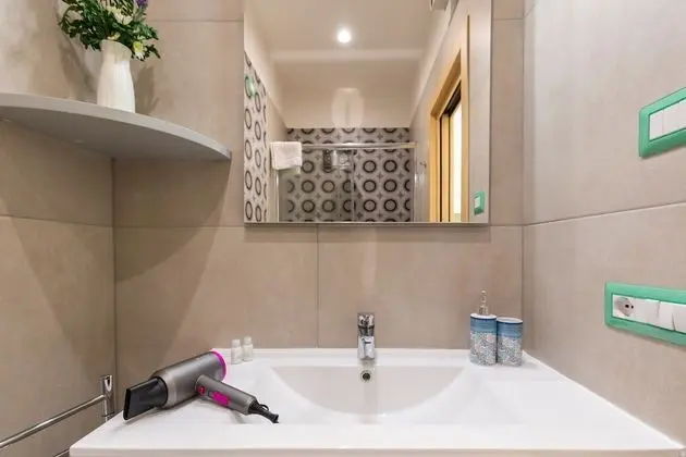 Tek Büyük Yataklı Oda, Balkon