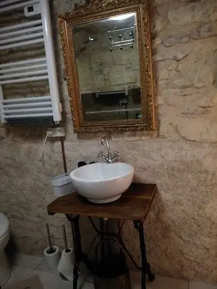 Comfort Oda, Ortak Banyo (Troglodyte)