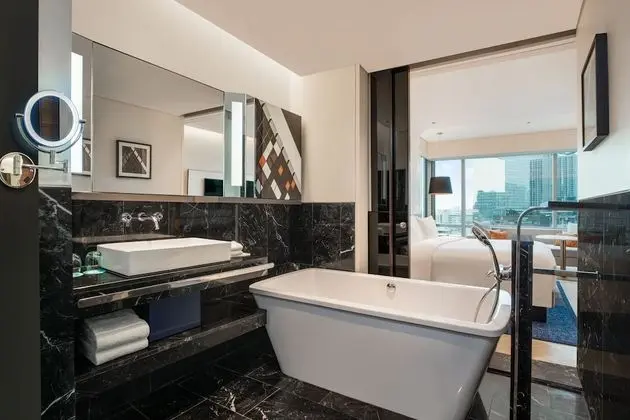 Deluxe Oda, 1 En Büyük (King) Boy Yatak, Sigara İçilmez (Deluxe Guest Room,1 King, Corner room)