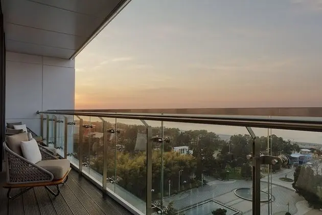 Junior Süit, 1 En Büyük (King) Boy Yatak, Balkon, Deniz Manzaralı
