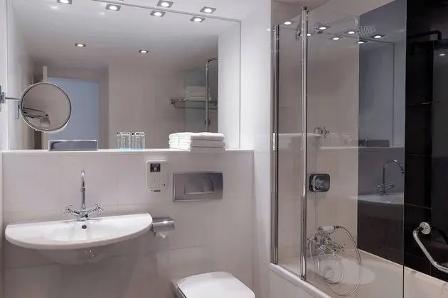 Deluxe Oda, 1 En Büyük (King) Boy Yatak, Balkon, Kısmi Deniz Manzaralı