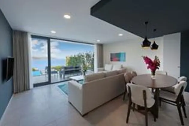 Family Villa with Garden Jacuzzi