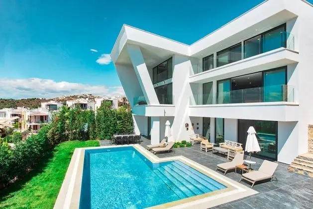 Havuzlu Villa Custom Oda