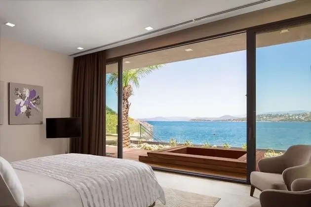 Secluded Bay Presidential Villa Custom Oda