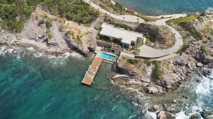Secluded Bay Presidential Villa Custom Oda