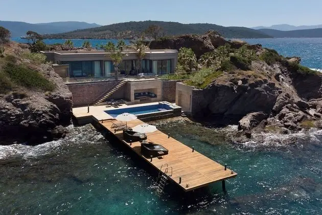 Secluded Bay Presidential Villa Custom Oda