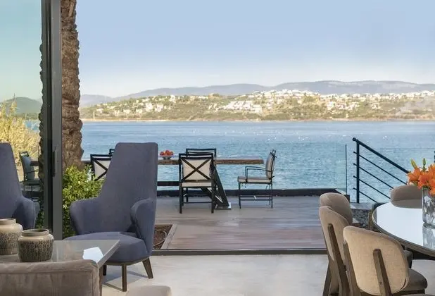 Secluded Bay Presidential Villa Custom Oda