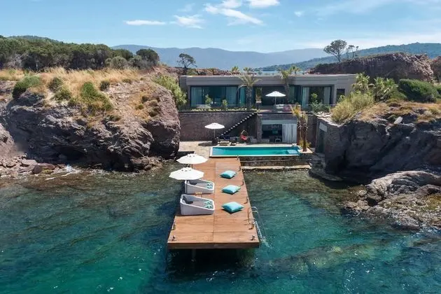 Secluded Bay Presidential Villa Custom Oda