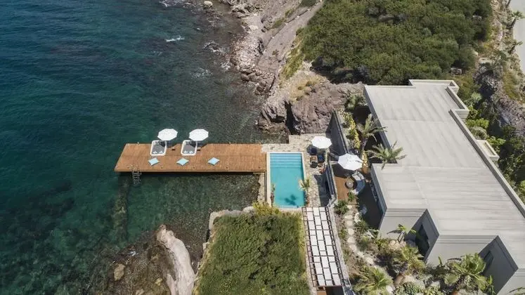 Secluded Bay Presidential Villa Custom Oda