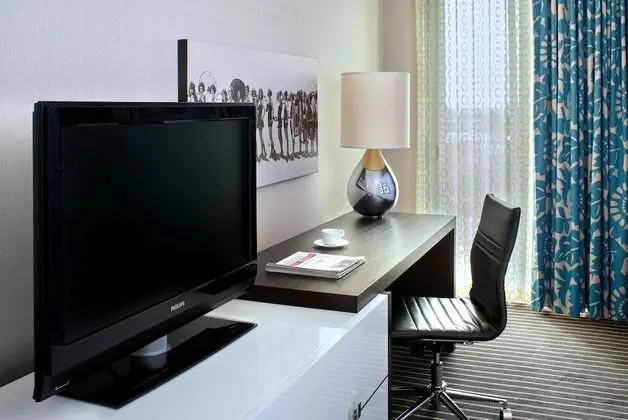Deluxe Oda, 2 Büyük (Queen) Boy Yatak, Şehir Manzaralı (Balcony)