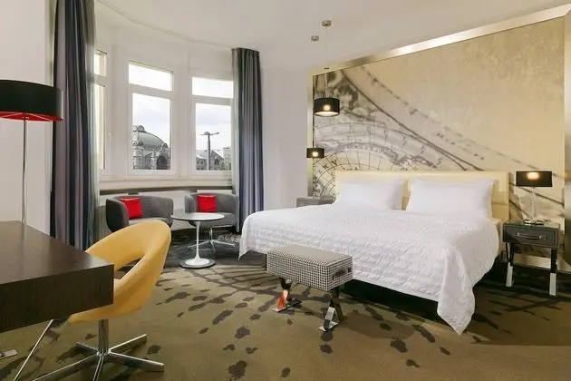 Grand Oda, 1 En Büyük (King) Boy Yatak, Şehir Manzaralı