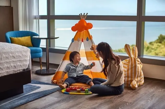 Guest room, 1 King bed, Oceanfront view