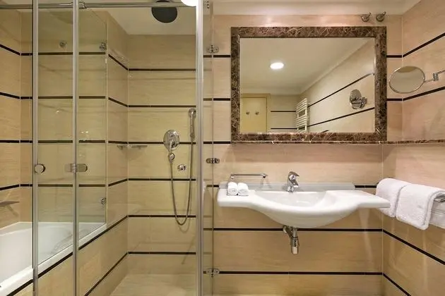 Family Süit, 2 Yatak Odası, Balkon, Avlu Manzaralı