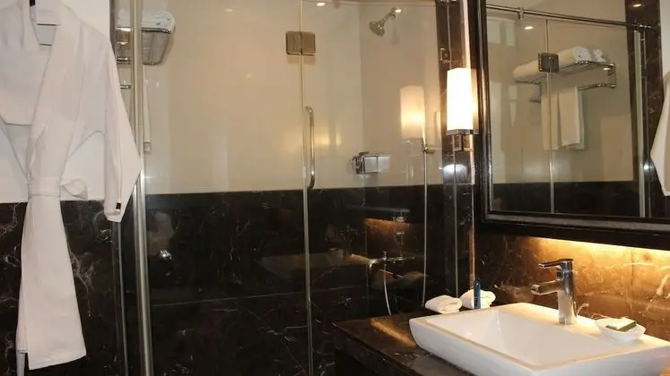 Deluxe Oda, 1 En Büyük (King) Boy Yatak, Sigara İçilmez, Şehir Manzaralı