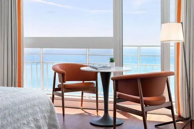 Deluxe Oda, 1 En Büyük (King) Boy Yatak, Deniz Manzaralı (Balcony)
