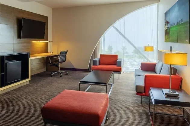 Club Süit, 1 En Büyük (King) Boy Yatak