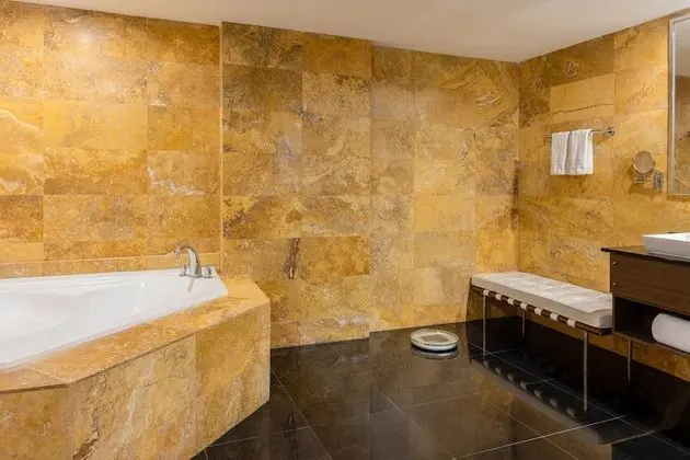 Club Süit, 1 En Büyük (King) Boy Yatak, Okyanus Manzaralı