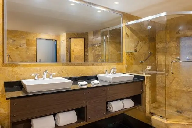 Club Süit, 1 En Büyük (King) Boy Yatak, Okyanus Manzaralı