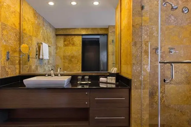 Deluxe Oda, 2 Büyük (Queen) Boy Yatak