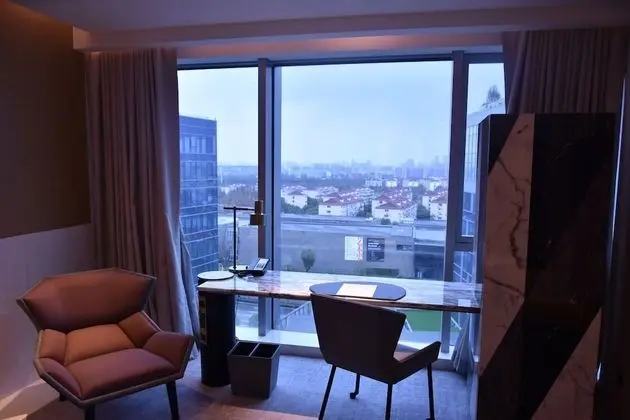Oda, 2 Büyük (Queen) Boy Yatak, Şehir Manzaralı