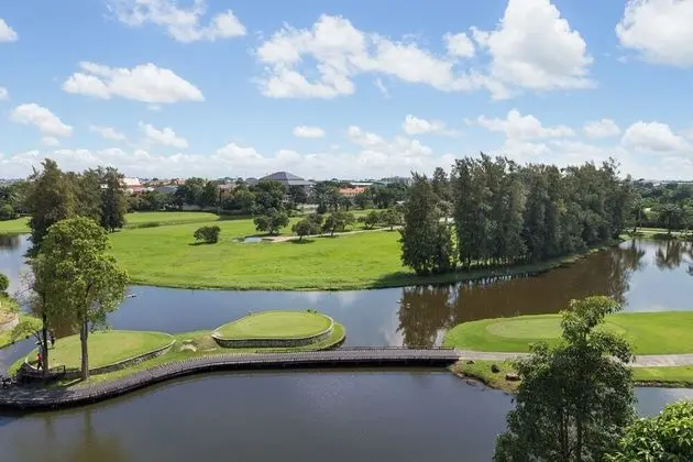 Grand Oda, 1 En Büyük (King) Boy Yatak, Balkon, Golf Manzaralı