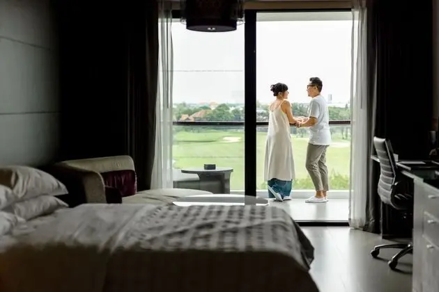 Grand Oda, 1 En Büyük (King) Boy Yatak, Balkon, Golf Manzaralı