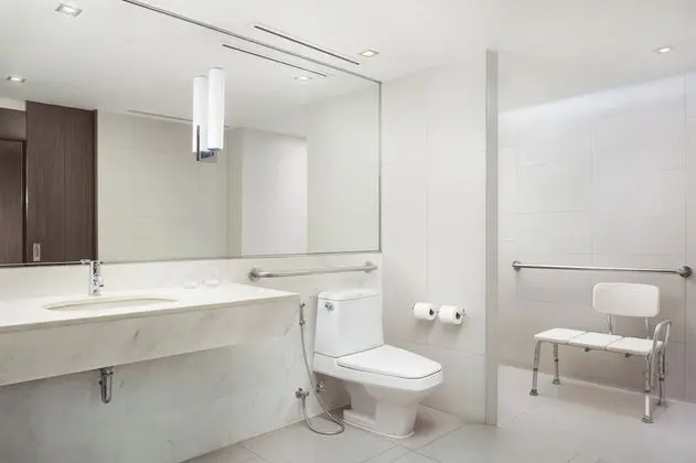 Grand Oda, 1 En Büyük (King) Boy Yatak, Balkon, Golf Manzaralı