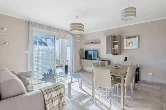 Classic Apart Daire, 1 Büyük (Queen) Boy Yatak ve Çekyat, Engellilere Uygun, Deniz Manzaralı