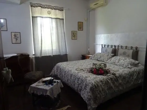 Dört Kişilik Oda, Bahçe Manzaralı