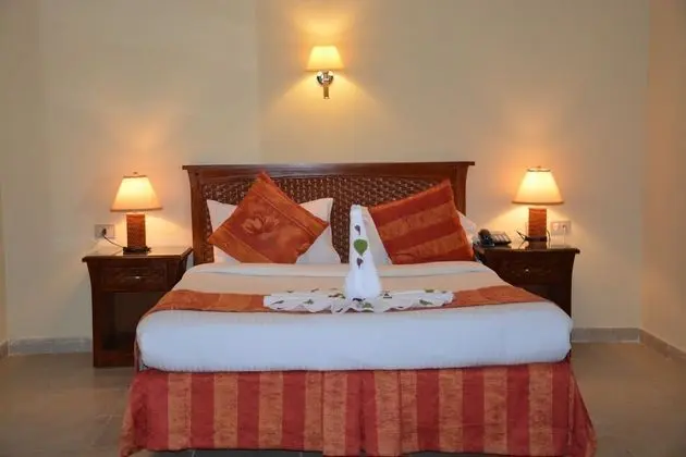 Deluxe Üç Kişilik Oda, Havuz Manzaralı (With Extra Bed)