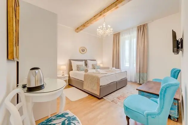 Premier Tek Büyük Yataklı Oda, Avlu Manzaralı